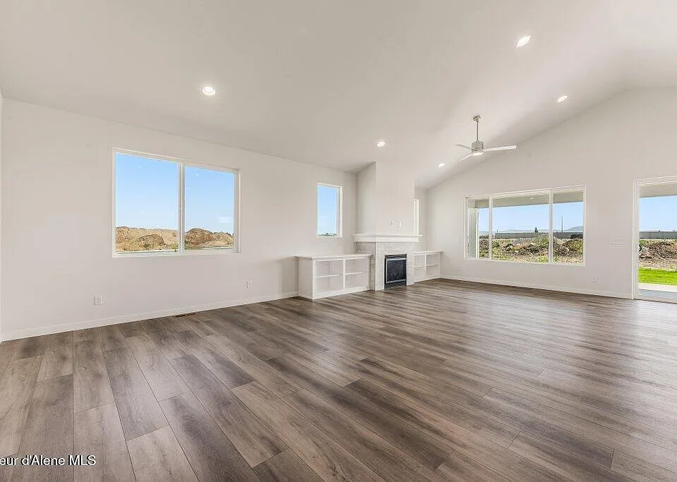 3360 W Segar Loop