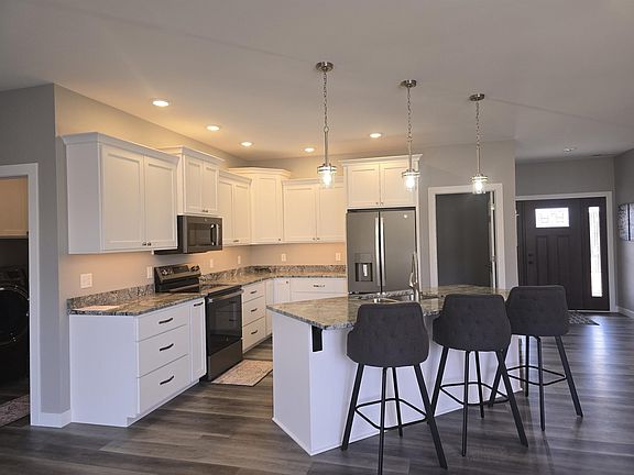 3rd image of 2372 Shagbark Lane Rd