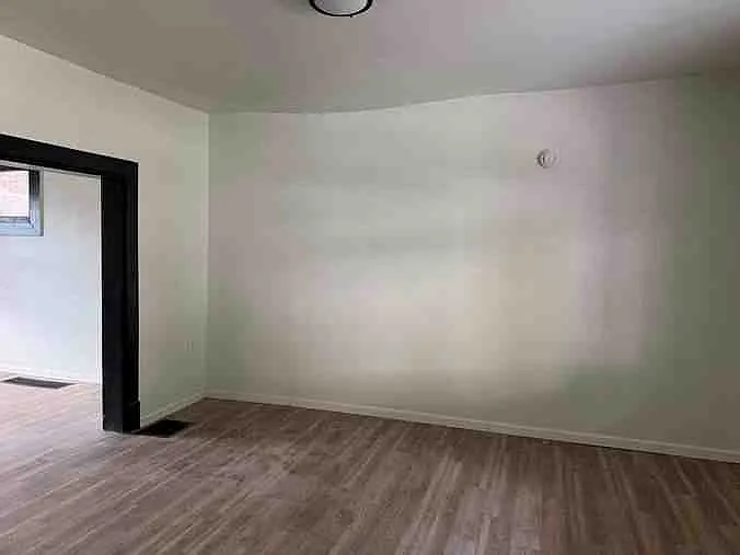 4 bed, 1600 sqft, $2,100 — Photo 3