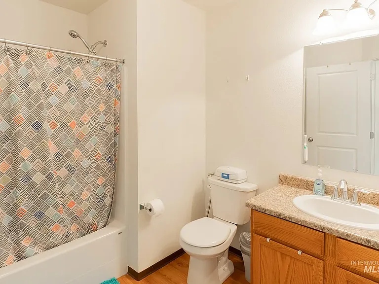 606 606/608 N Mountain View Rd — Photo 14
