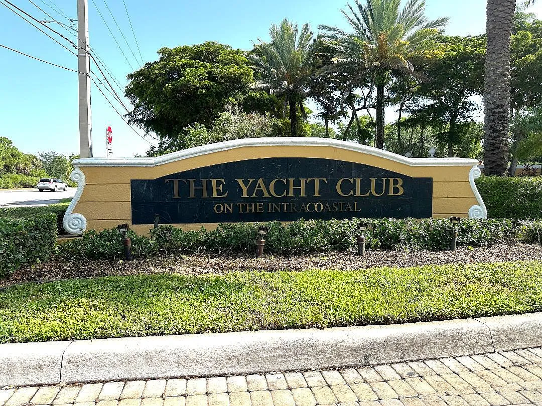 2 bed, 1.0 bath, 917 sqft, $3,000 — Photo 3