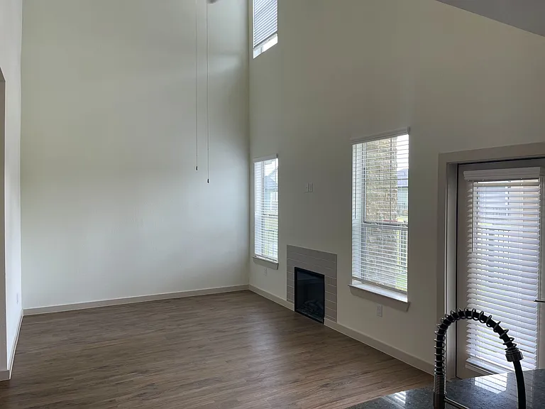 Home at Waller — Photo 45