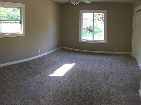 5th image of 10603 W Garfield Ave