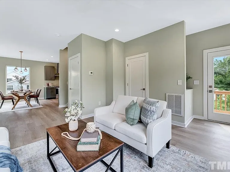 412 Commonwealth St — Photo 6