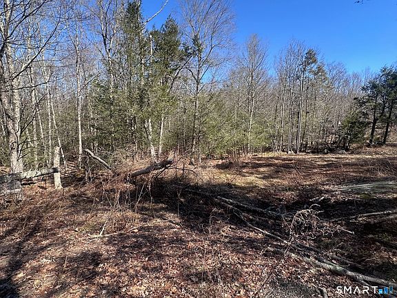 5th image of 302 Gillette Road