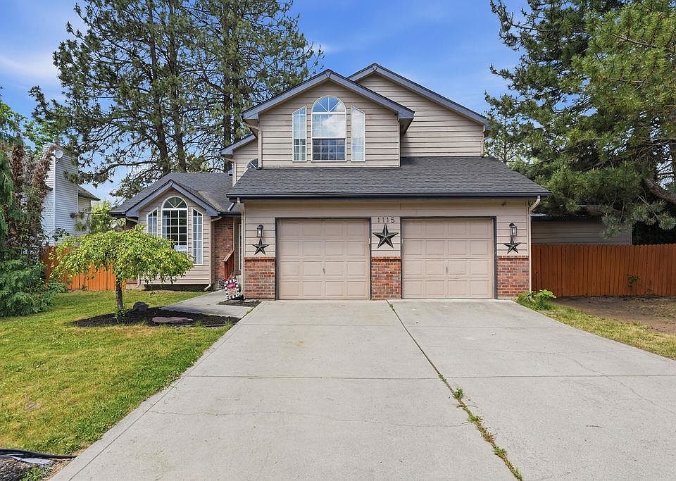 1st image of 1115 E Chantel Dr