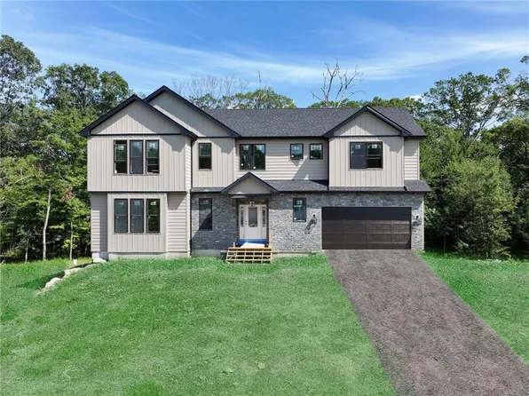 12 Alvina Dr, Johnston, RI 02919