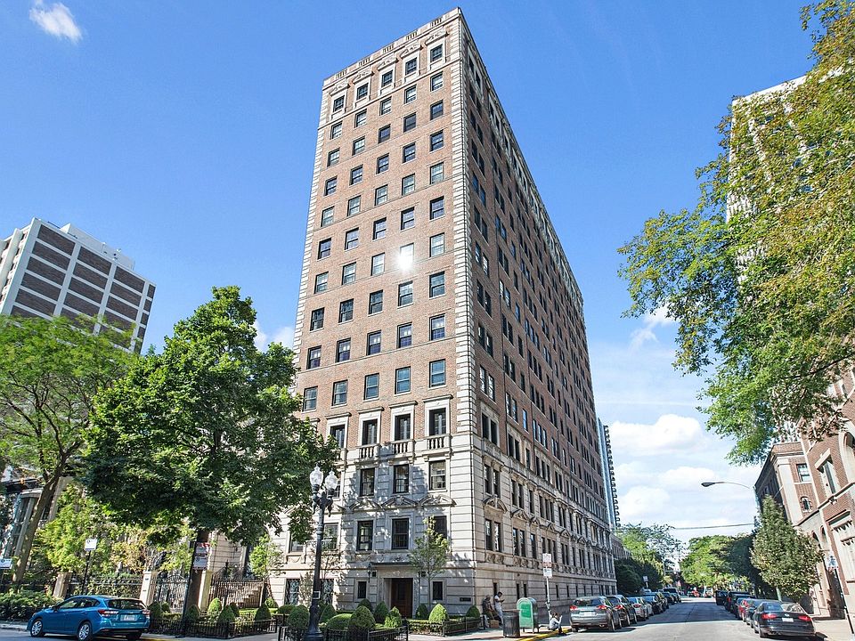 1st image of 1366 N Dearborn Pkwy #7A
