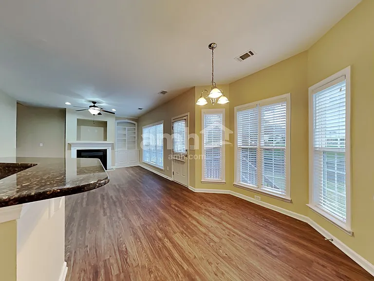 231 Mott Rd — Photo 4