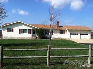 24253 Parade Dr, Lebanon, MO 65536