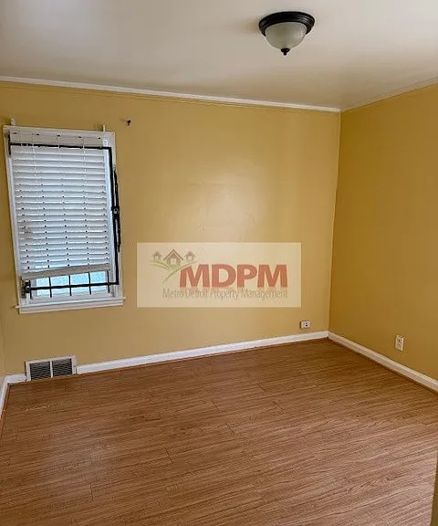 18262 Harlow St — Photo 5