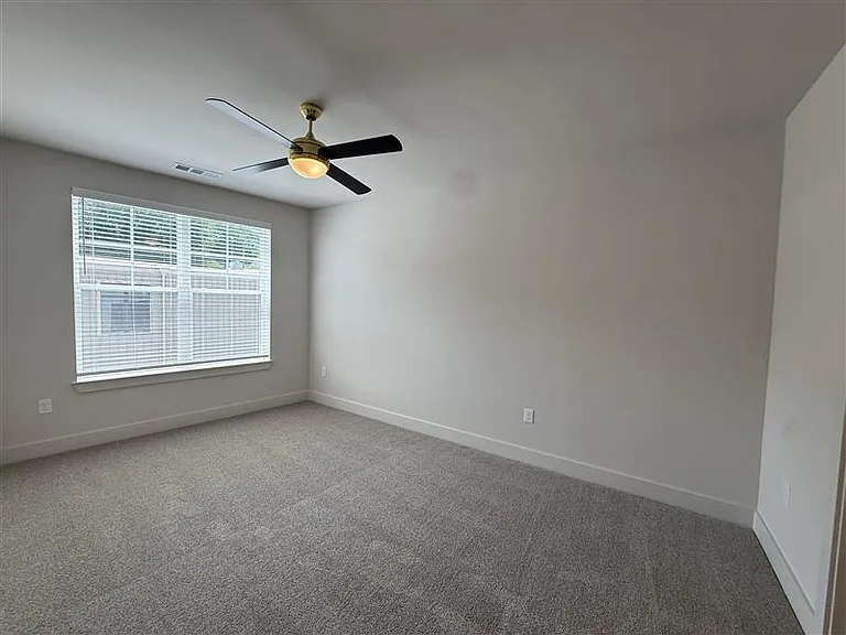 District on the Etowah Apartments — Photo 1111