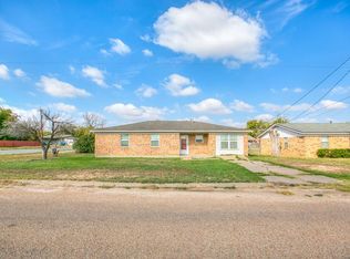 1008 Country Club Rd, Ballinger, TX 76821