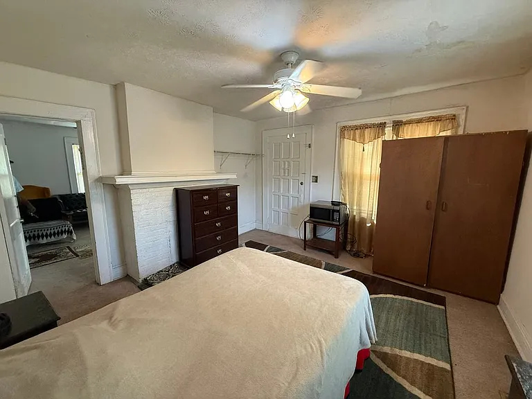 2340 Newnan St #2 — Photo 4