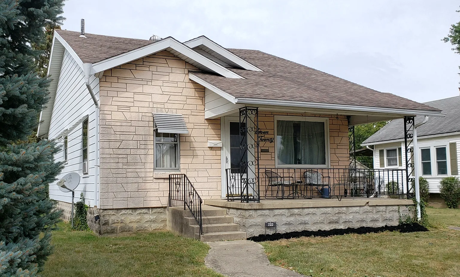 720 Clark Ave photo 1