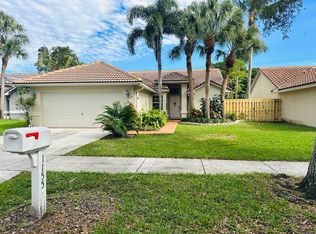 1155 E Lancewood Pl, Delray Beach, FL 33445