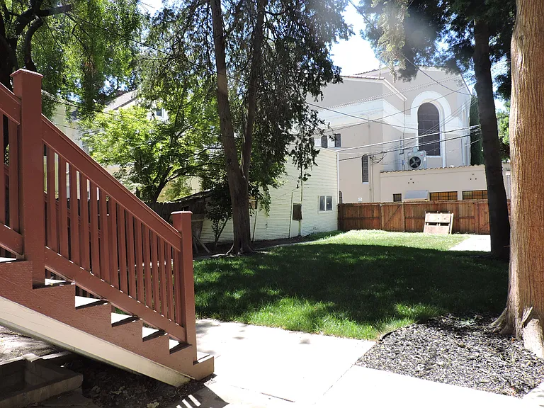 2220 L St #12 — Photo 12