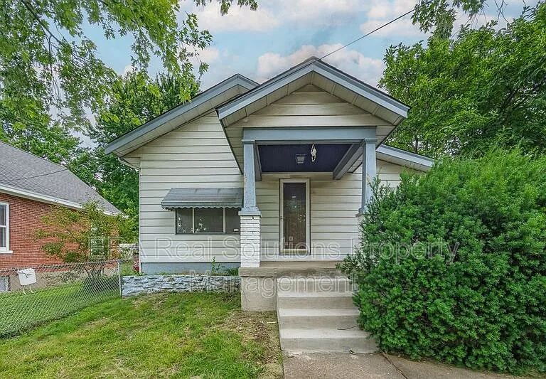 2028 W Galbraith Rd — Photo 1