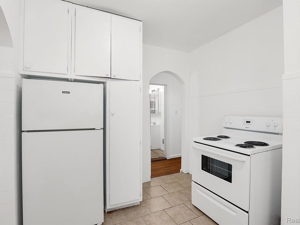13084 Corbett St, photo 9