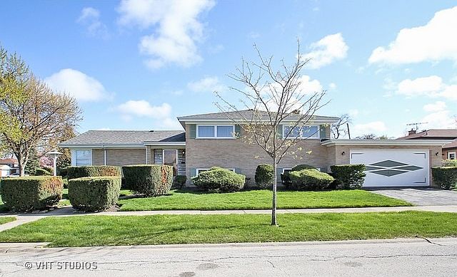 1st image of 9508 N Oliphant Ave