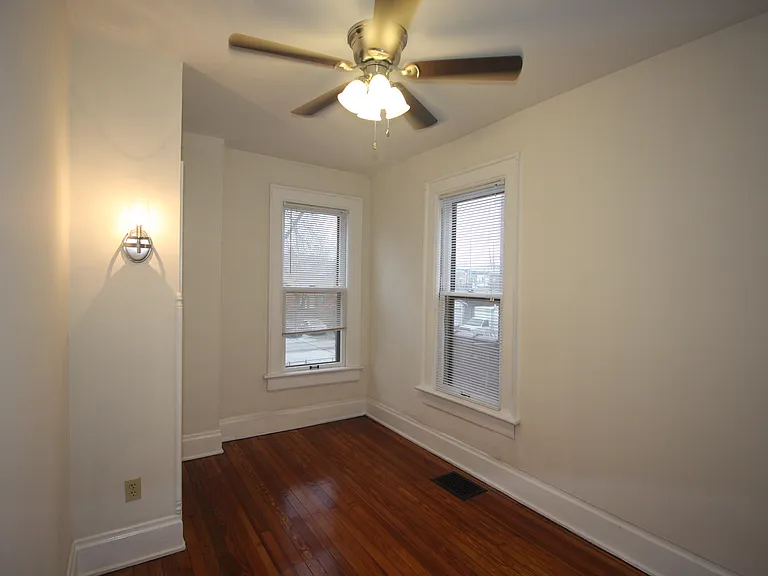 74 W Greenwood Ave — Photo 21