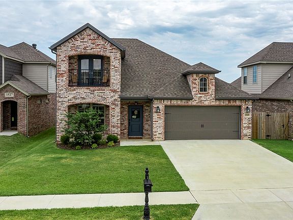 2nd image of 1525 Canal Pl