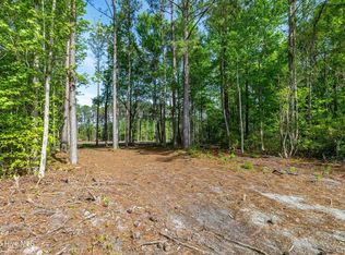 216 Meadow Lane E, Hubert, NC 28539