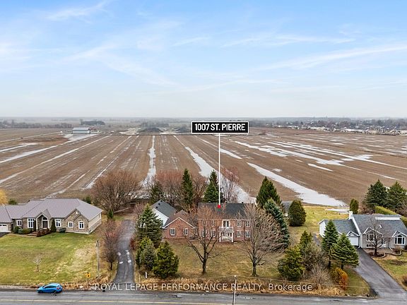 4th image of 1007 Saint Pierre Rd