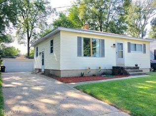 4443 Julivan Ave SE, Kentwood, MI 49548