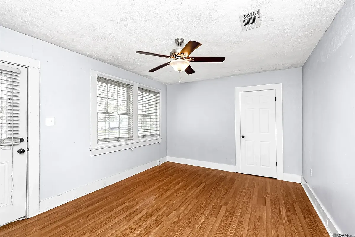 Building Photo - 623 Avenue A