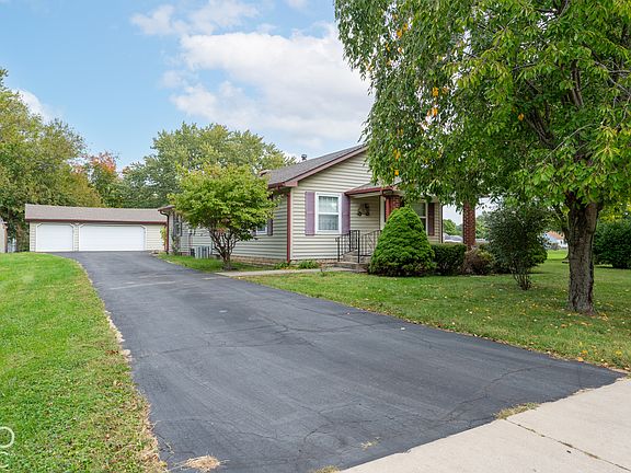 2nd image of 1504 E 22nd St