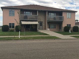 883 San Angelo Dr, Bismarck, ND 58504