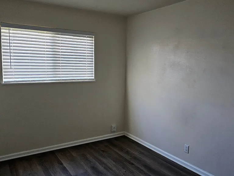 1712 Arthur Ct — Photo 18