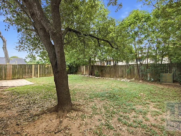 9002 Marsh Dr — Photo 26