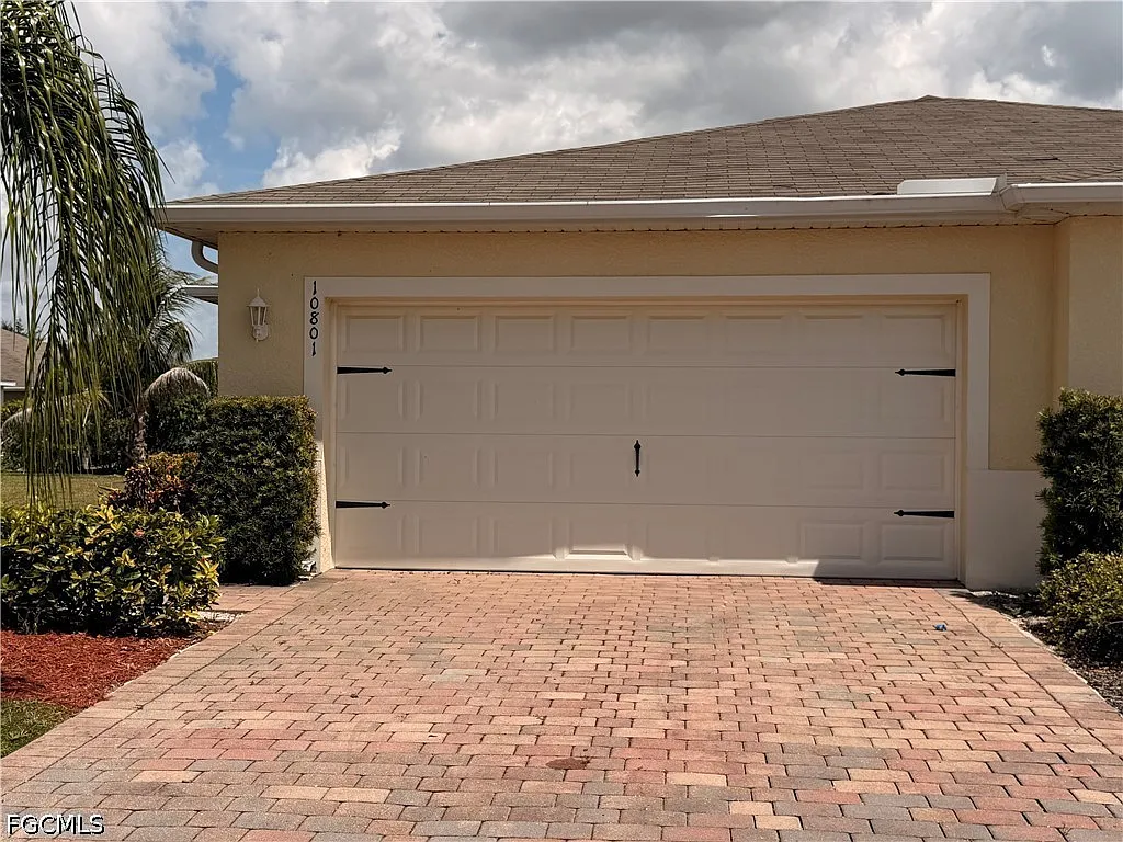 2 bed, 2.0 bath, 1342 sqft, $1,800 — Photo 1