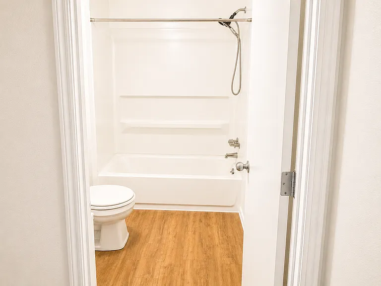Cape Cod Apartments — Photo 16