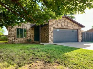 3904 Sides Dr, Plainview, TX 79072