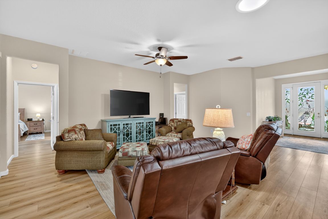 next background image