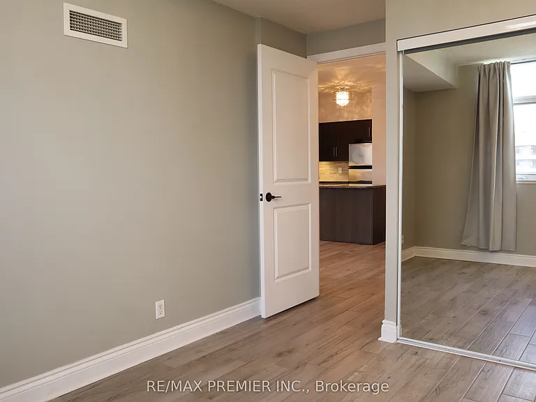 9225 Jane St #1506 — Photo 20