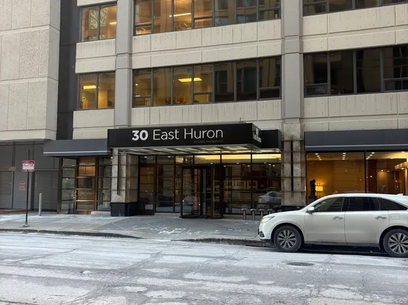 30 E Huron St APT 3601, Chicago, IL 60611