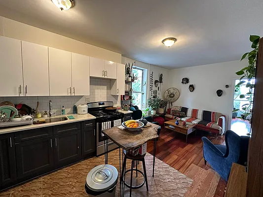 Rented by Yup Realty LLC | media 2