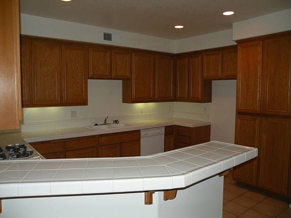 Burbank Condo For Lease