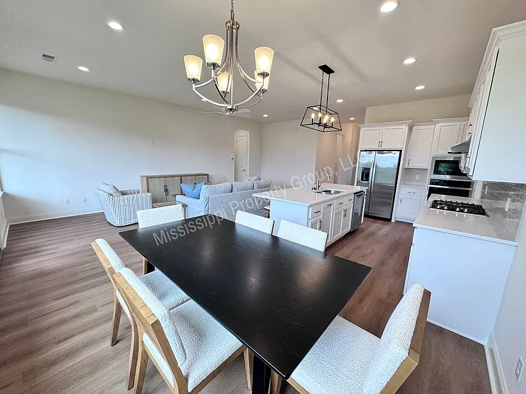 721 Primrose Dr — Photo 7