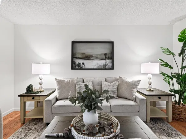 2205 San Antonio Ave APT F, Alameda, CA 94501