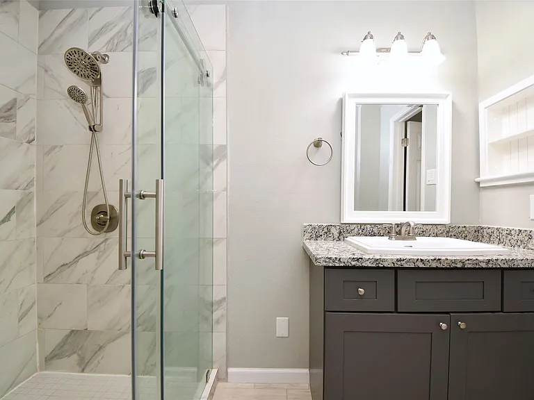 382 Wilcrest Dr — Photo 24