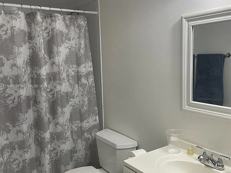 15741 SW 137th Ave #103 — Photo 4