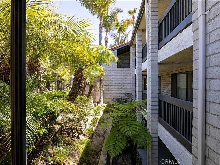 410 Corto Ln #9 — Photo 37