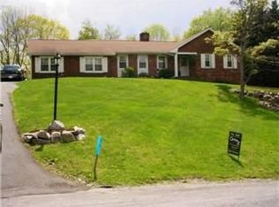 17 Westbrook Rd, Newton, NJ 07860