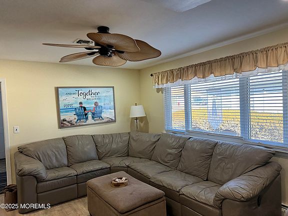 4th image of 654 Jamaica Boulevard
