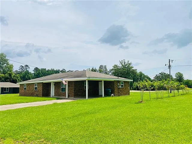 3 bed, 2.0 bath, 1603 sqft, $1,600 — Photo 3